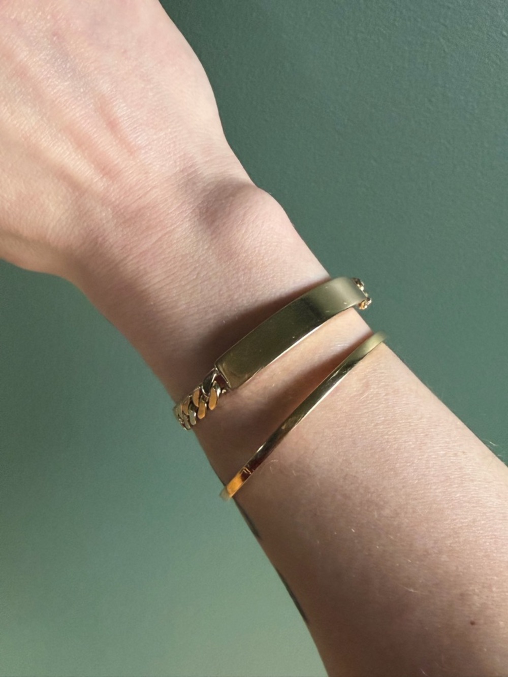Vintage Plain 14k Gold Hinged Bangle Bracelet - Picture 6 of 9